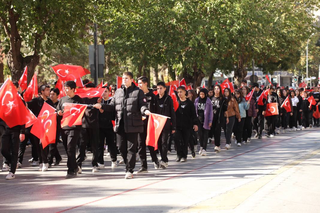 Türkiye'nin Parlayan Yıldızı: Cumhuriyet 12