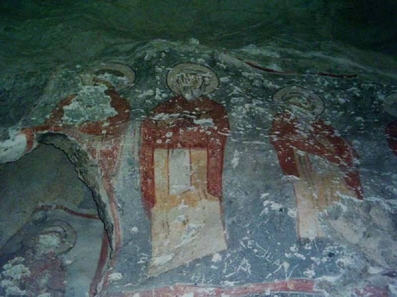 Konya’da Bu Mağaraya Yürüyerek Giren Botla Çıkıyor! 3
