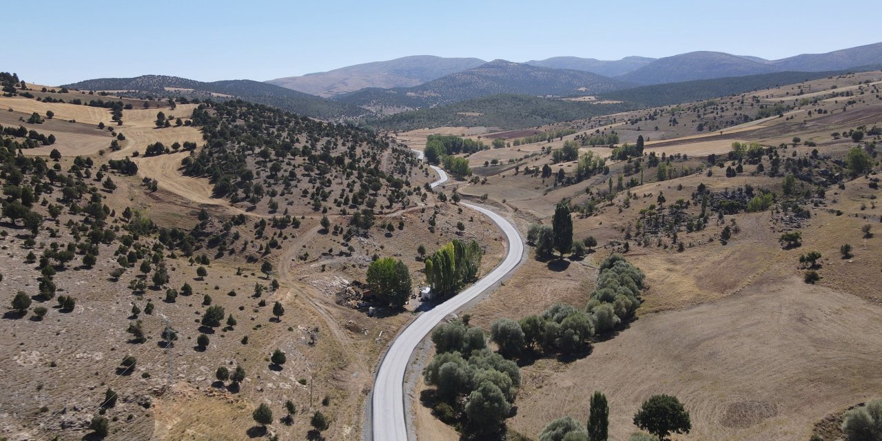 Kadınhanı’na 51,6 kilometre mahalle yolu