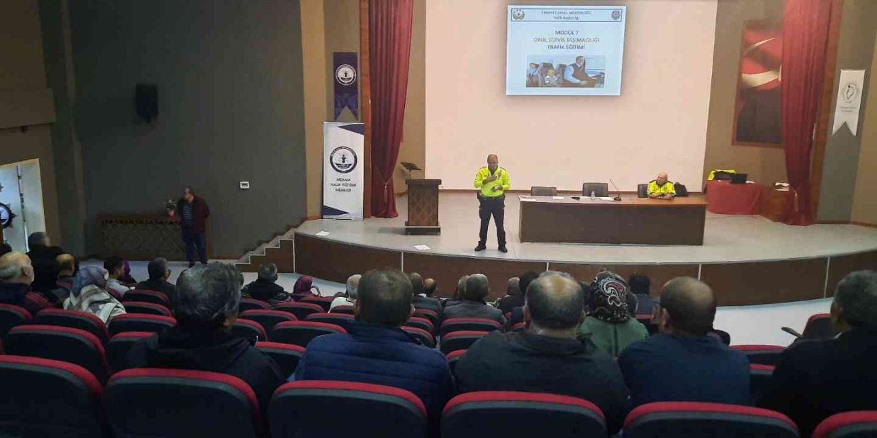 Konya Emniyeti okullarda trafik bilinci kazandırıyor