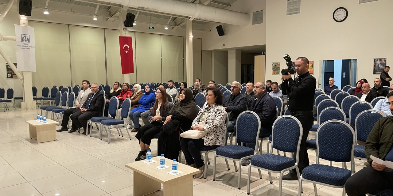 Konya'da Dijital Çağda Aileyi Koruma konulu konferans düzenlendi