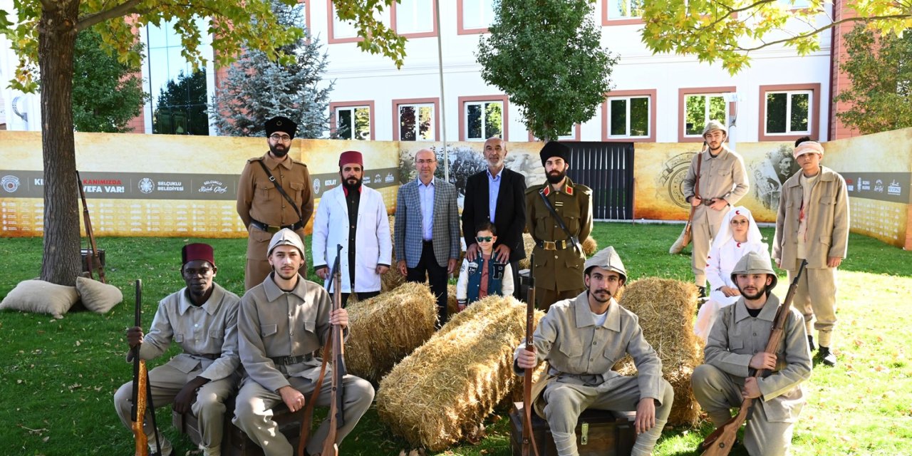 Başkanlar Hilal-i Ahmet Sergisini ve kan bağışı etkinliğine ziyaret