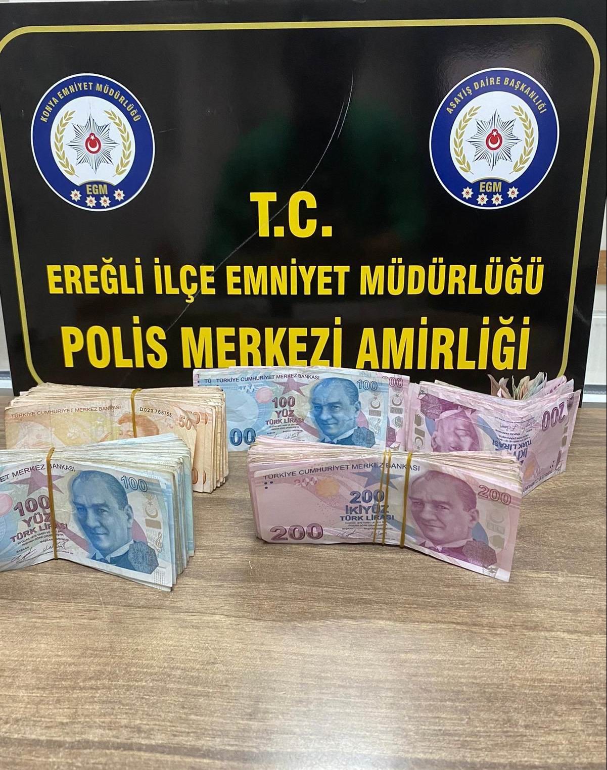 Arabasının üzerinde unuttuğu 43 bin lira yola saçıldı