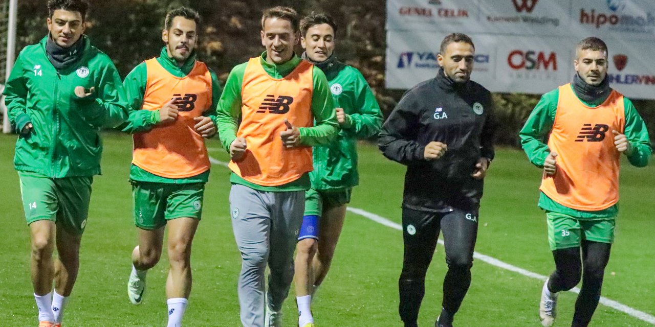 Konyaspor Sahaya İndi