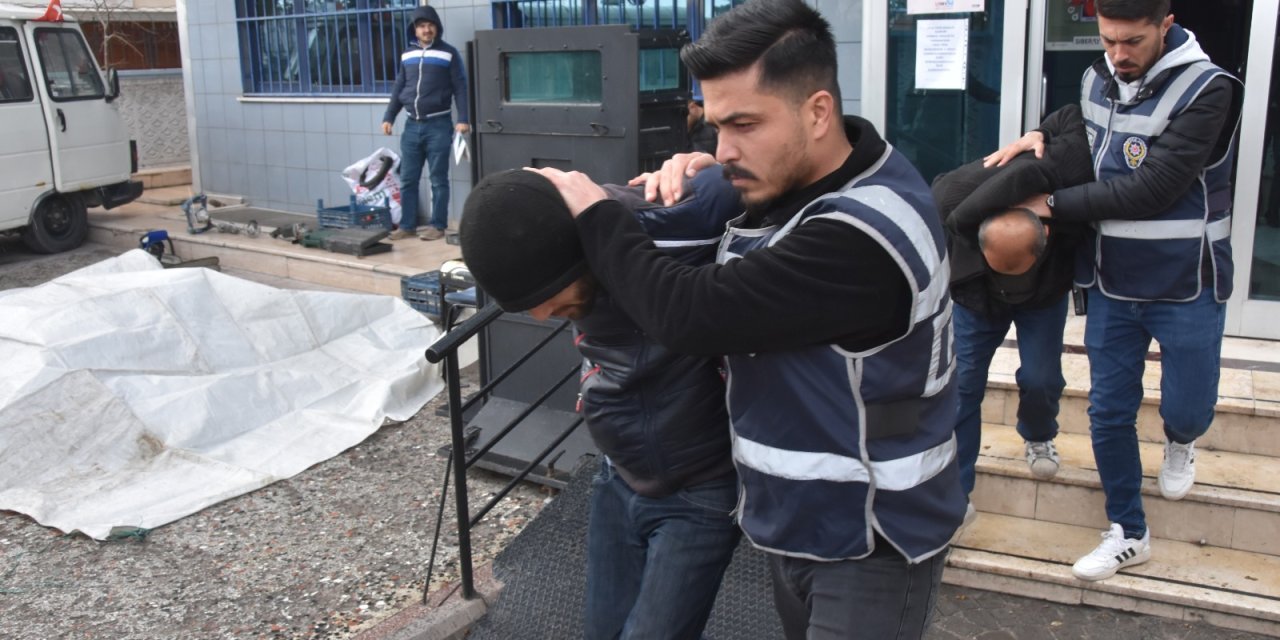 Matkap hırsızları kıskıvrak yakalandı. Mağdur vatandaşlar Feridiye Polis Merkezi’ne davet edildi