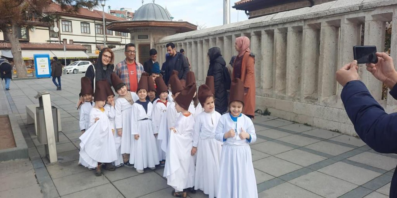 Konya'da minik semazenlere yoğun ilgi