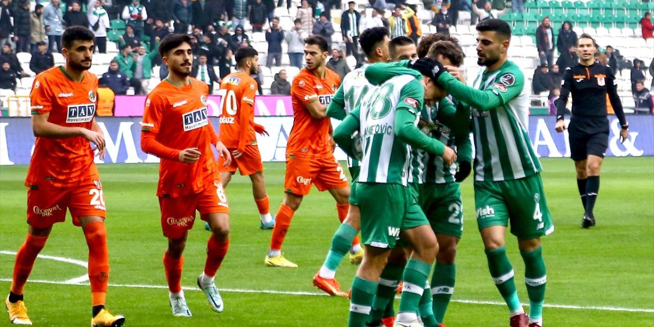 Konyaspor evinde puanı 90+11'de kurtardı