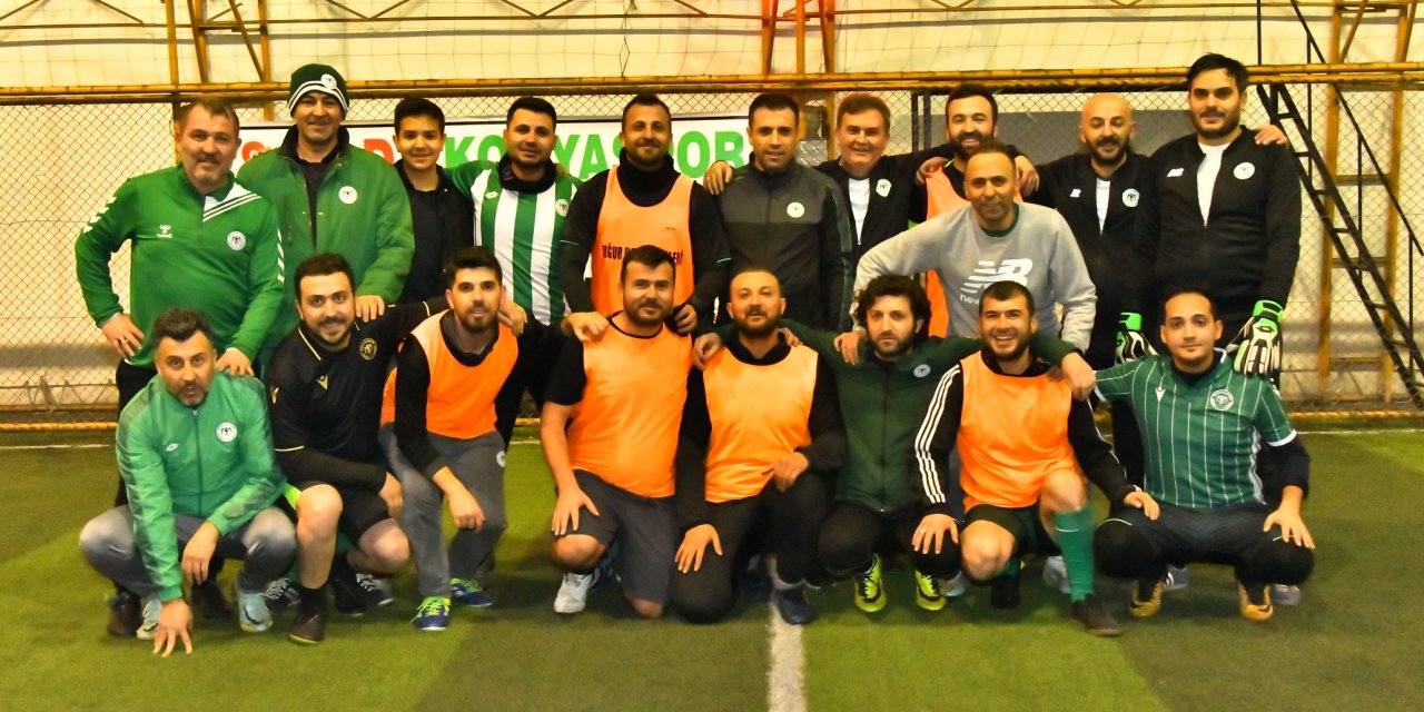 Konyaspor Başkanı Fatih Özgökçen halı sahada hünerlerini sergiledi (Tıkla-İzle)