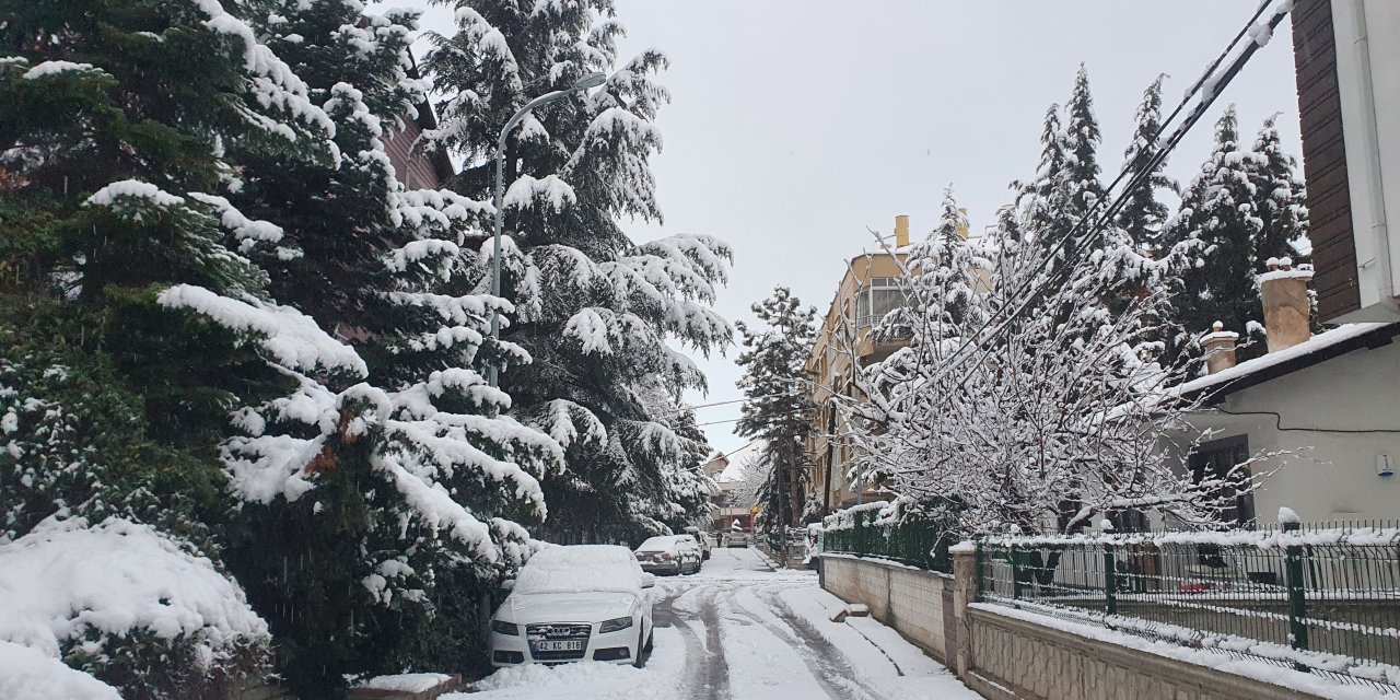 Konya'da hasret sona erdi, şehir beyaza büründü