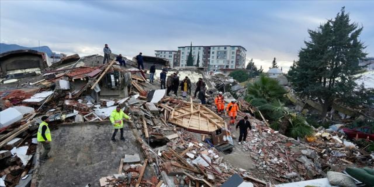 Depremde can kaybı 12 bin 873'e yükseldi