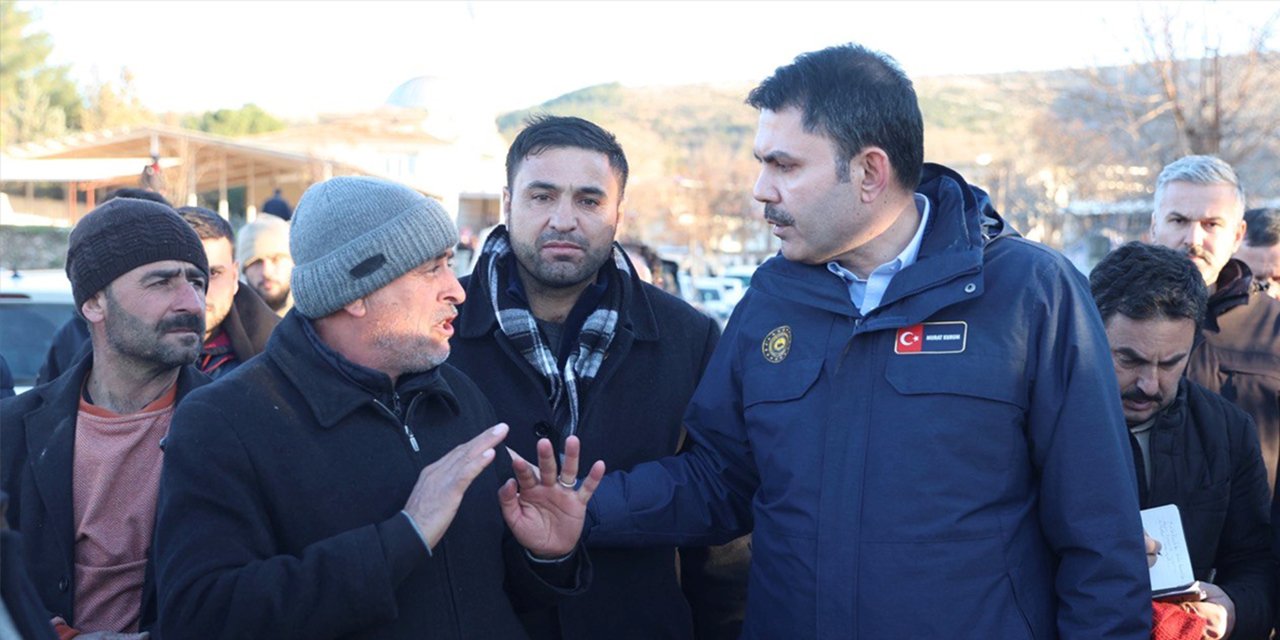 Bakan Kurum Türkiye'deki ağır hasarlı bina sayısını açıkladı