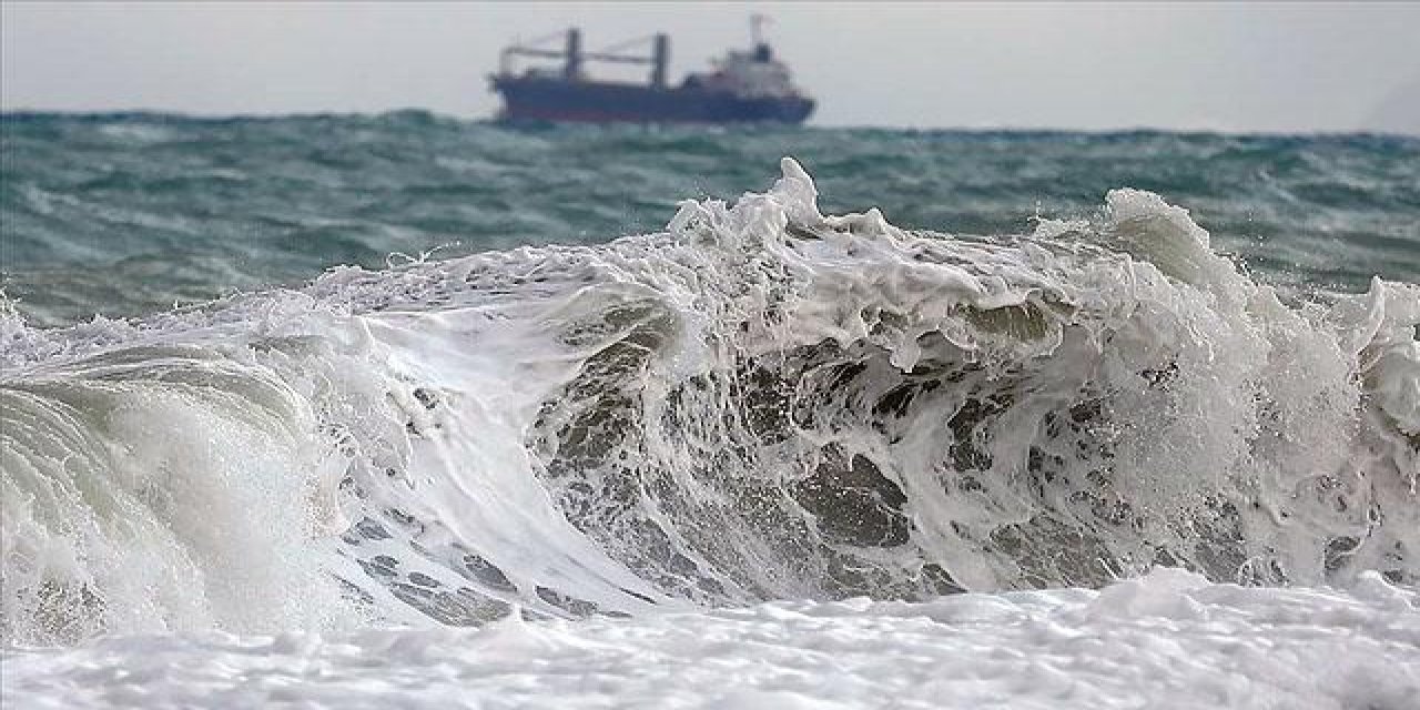 Deprem küçük tsunamilere neden oldu