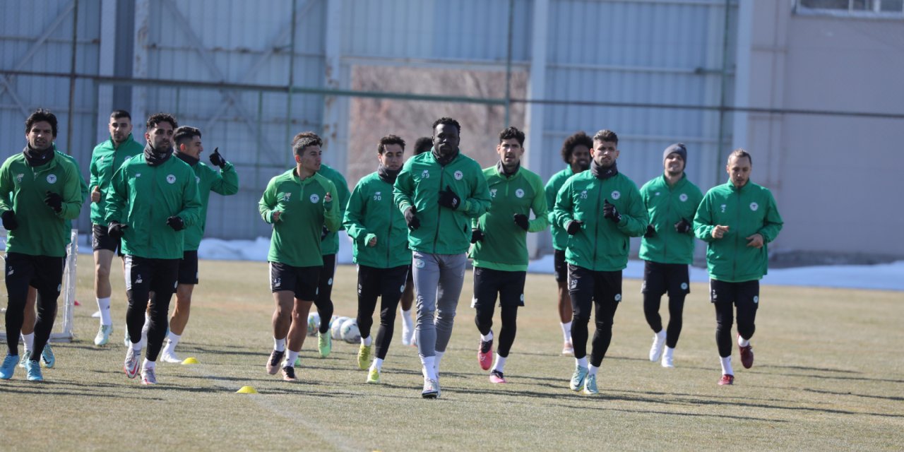 Konyaspor’da 3 formaya 6 aday!