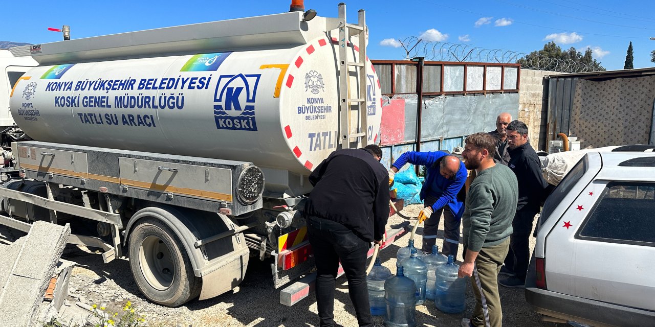 Konya Büyükşehir Belediyesi, Hatay'da tatlı su hizmetini sürdürüyor