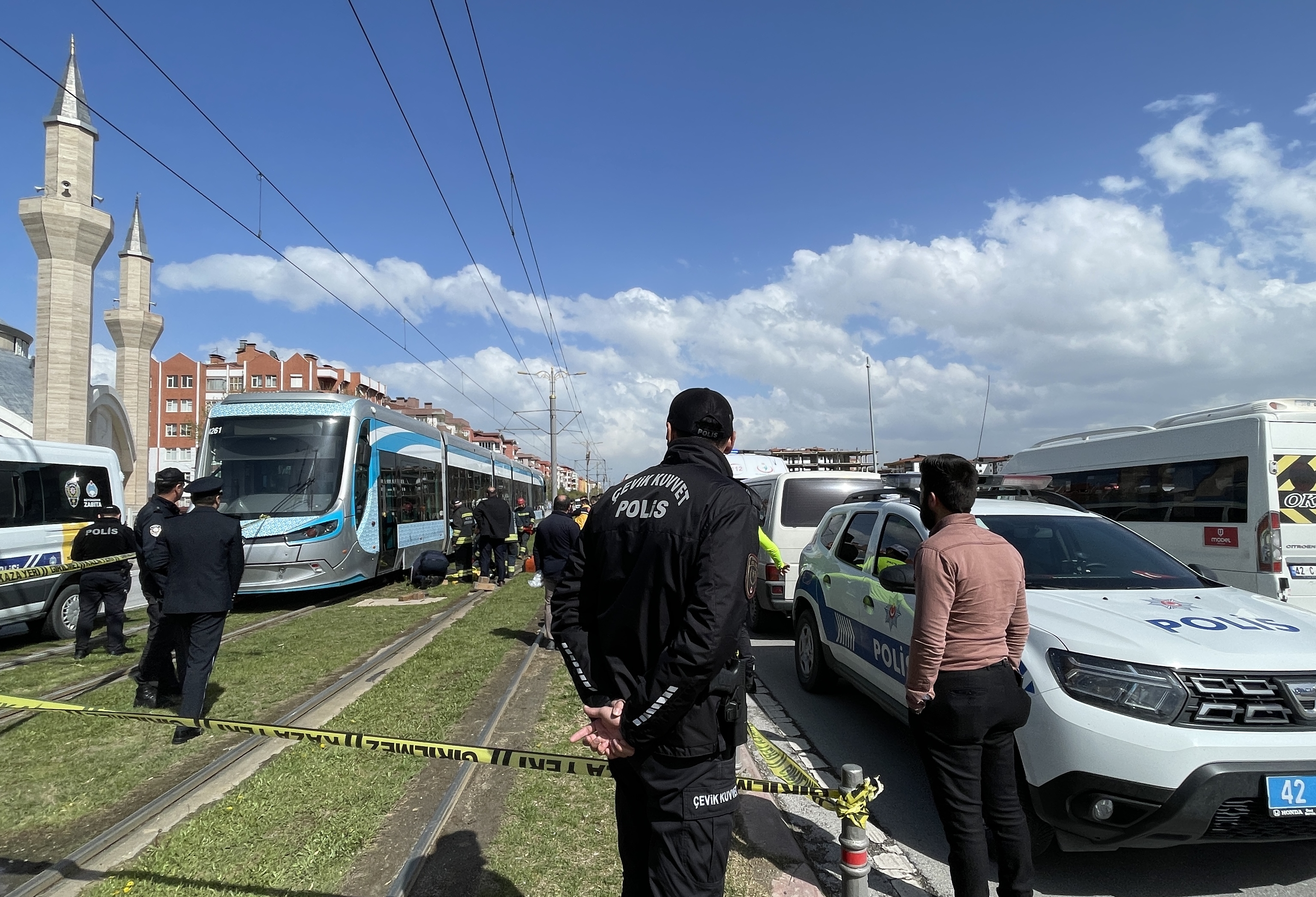 Konya'da Feci Kaza... Anne ve Çocuk Tramvayın Altında Kaldı! 1 Ölü