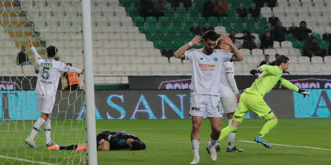 Konyaspor 10 kişi kalan rakibine mağlup!