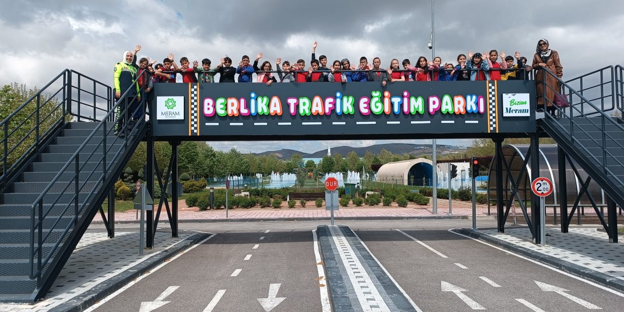 Konya Emniyeti’nden on binlerce kişiye trafik eğitimi