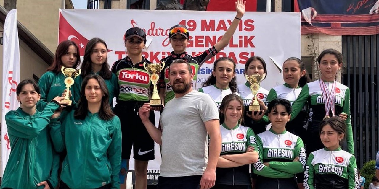 Torku Şeker Sporlu kız bisiklet takımı şampiyon oldu