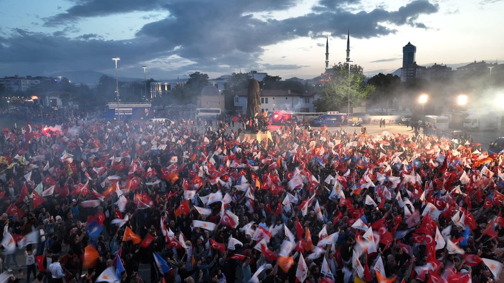 Konya'da Seçim Sevinci Sokaklarda İşte Böyle Yaşandı!