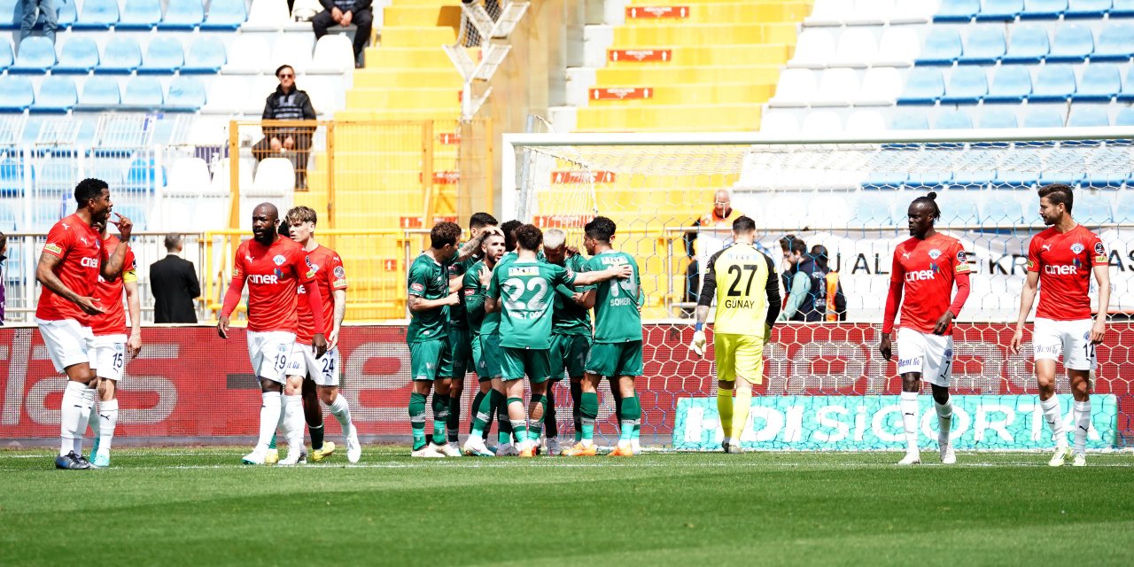 Konyaspor'da ilk ayrılık gerçekleşti!