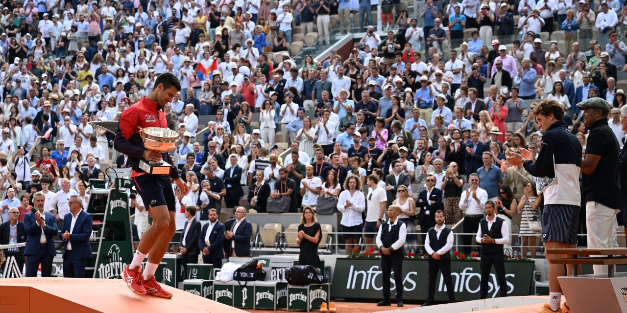 Djokovic zirvede tek başına!