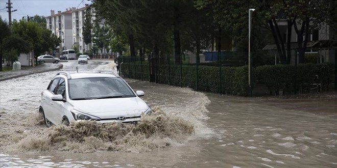 Konya'da sağanak etkili oldu