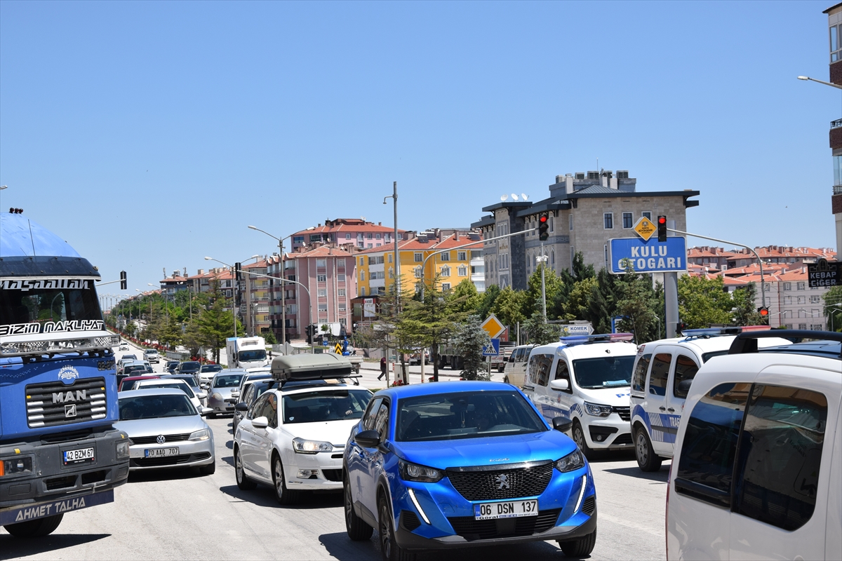 Konya-Ankara kara yolunda bayram tatili yoğunluğu artıyor!