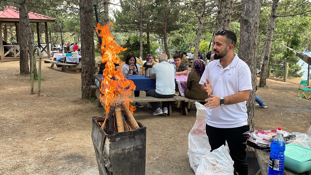 Piknik alanları bayramda da piknikçileri ağırlıyor