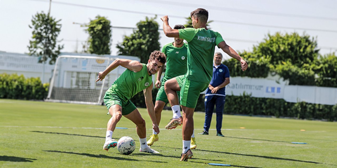 Konyaspor'da Stanojeivc gençler ile özel çalıştı