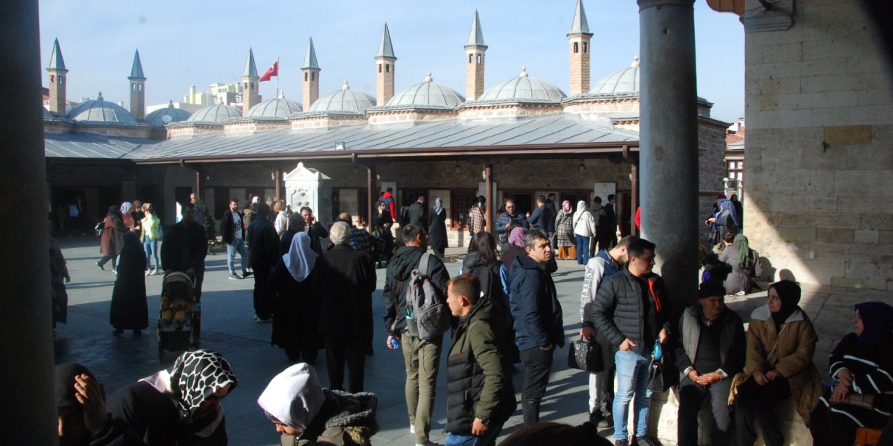 Dünya Mevlana için Konya da buluşuyor