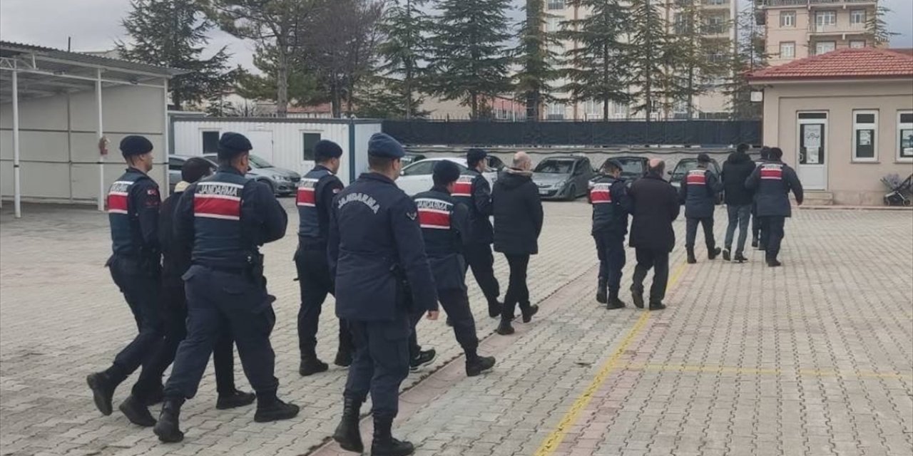 Konya'da buğday hırsızları tutuklandı