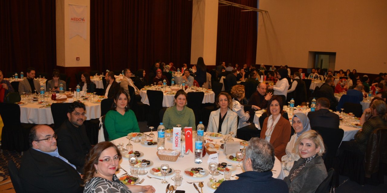 Konya Medova Hastanesi’nden Anlamlı İftar Yemeği