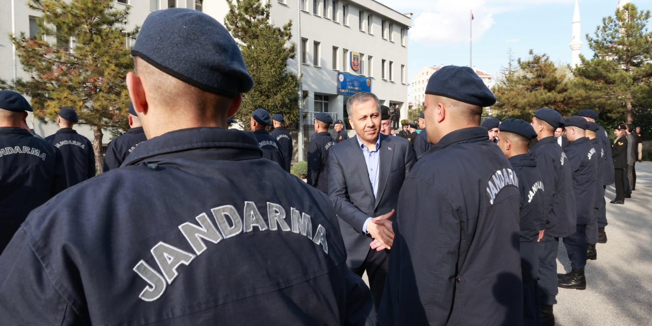 Bakan Yerlikaya: Jandarmamız bayramda da çalışıyor!