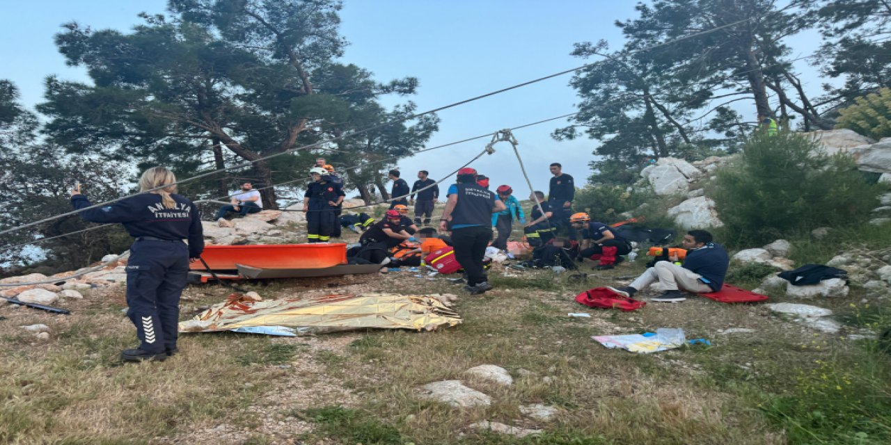 Antalya'da teleferikte mahsur kalan kişiler kurtarıldı mı? Açıklama geldi