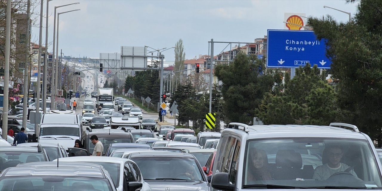 Bayram dönüşü Konya-Ankara kara yolunda yoğunluk