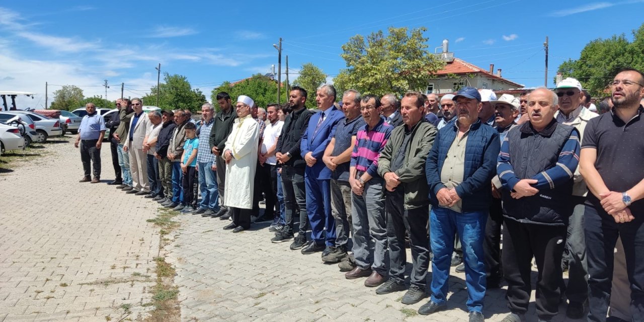 Beyşehir’de çiftçiler yağmur duası yaptı