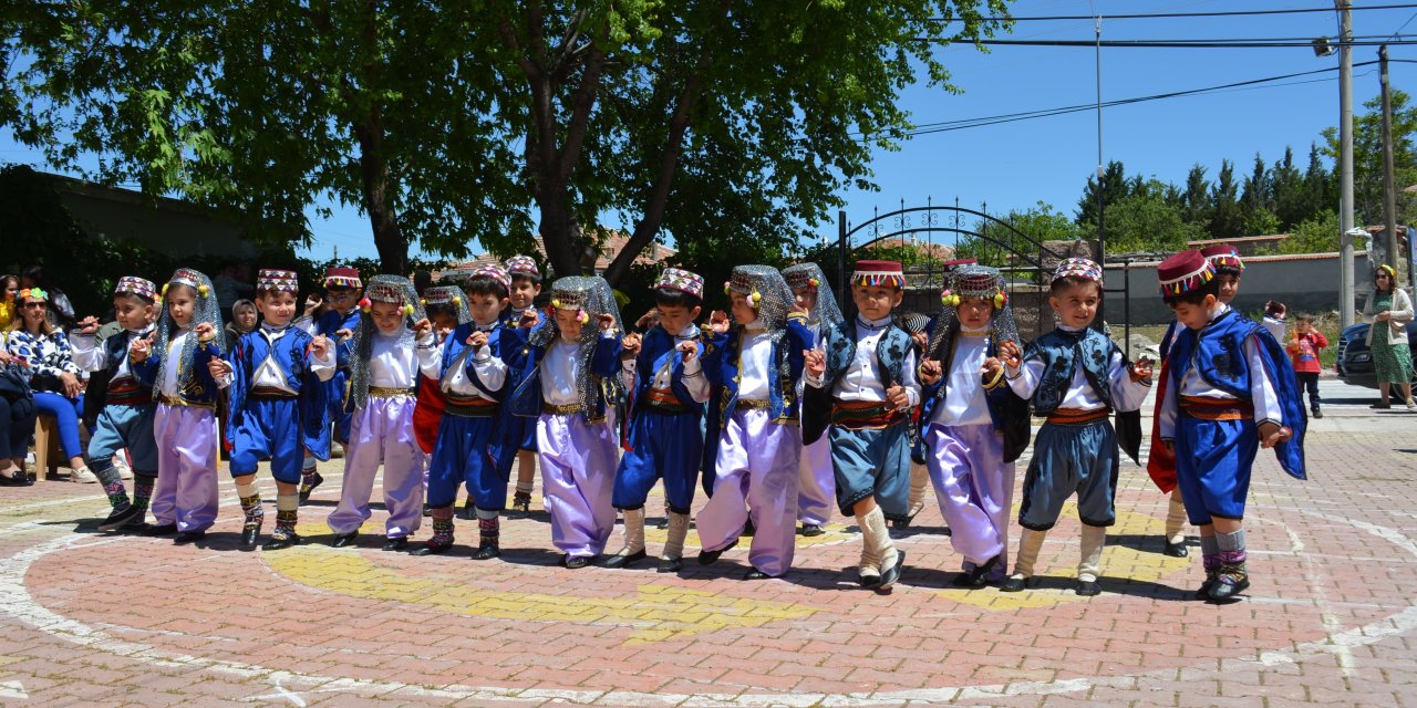Konya'da anaokulu öğrencilerinden Anneler Günü etkinliği