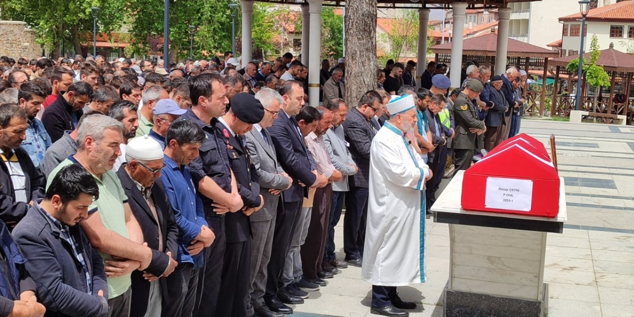 Tedavi gördüğü hastanede vefat eden askerin cenazesi defnedildi