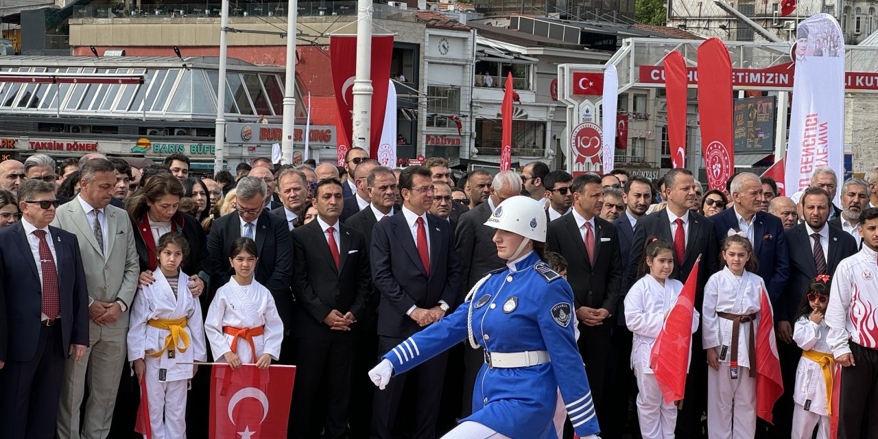 Taksim Meydanı’nda 19 Mayıs töreni