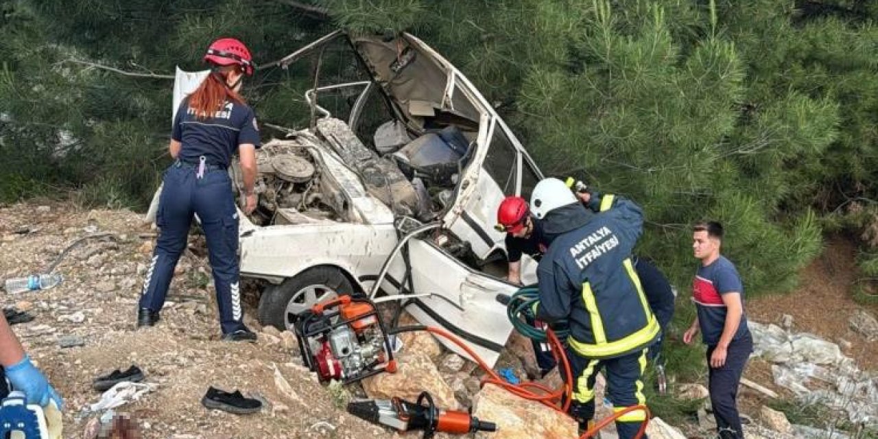 Antalya’da otomobil uçuruma yuvarlandı: 1 ölü, 3 yaralı