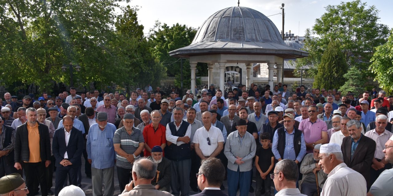 Konya'da hacı adaylarına uğurlama töreni
