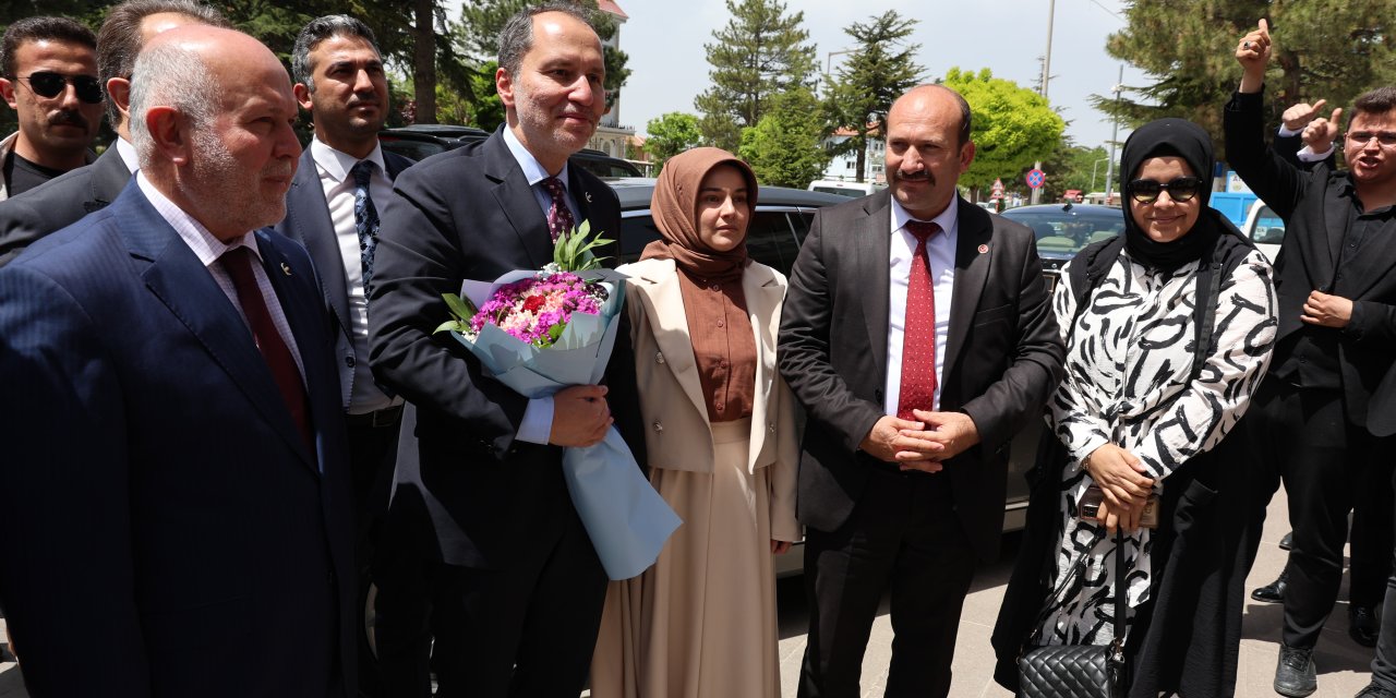 Erbakan’dan Konya’da belediye ve parti teşkilatlarına hayırlı olsun ziyareti