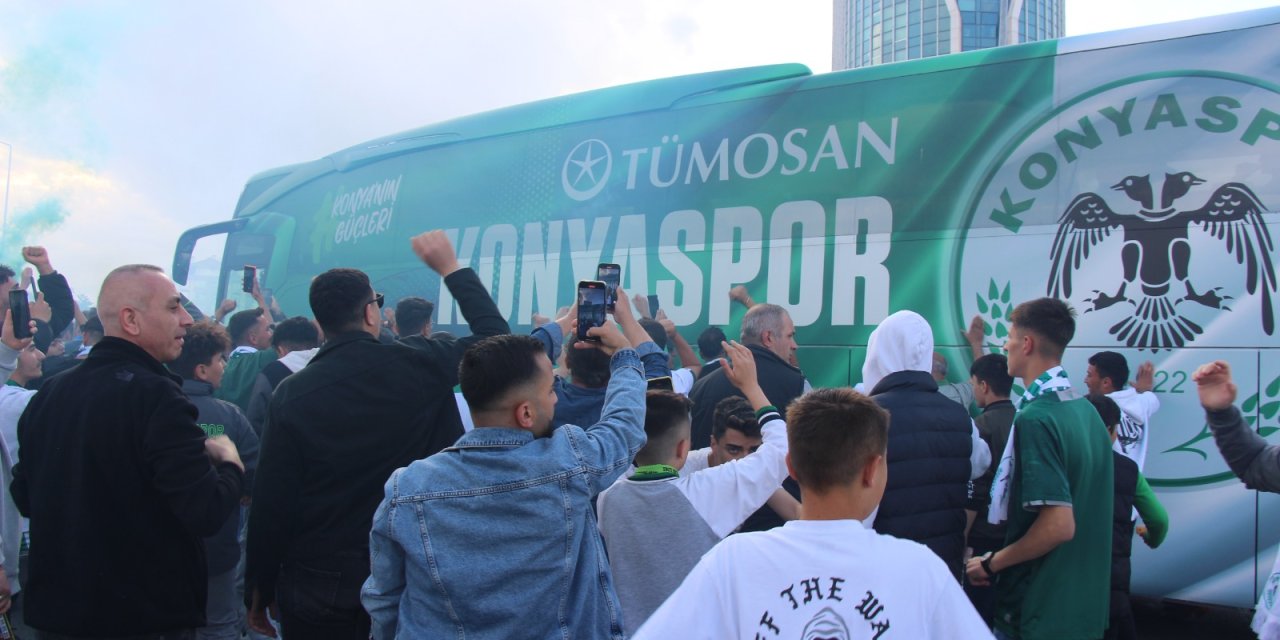 Konyaspor taraftarından Galatasaray maçı öncesi coşkulu karşılama