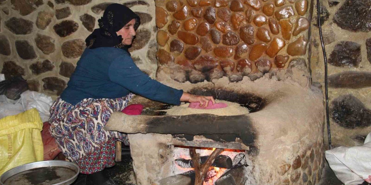 Şırnak’ta 155 yıllık değirmende geleneksel yöntemle tahin yapılıyor