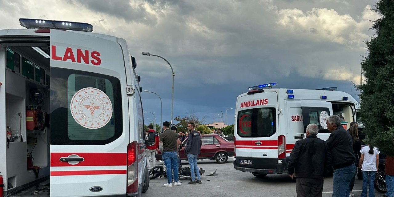 Konya'da motosiklet ile otomobil çarpıştı: 2 yaralı!