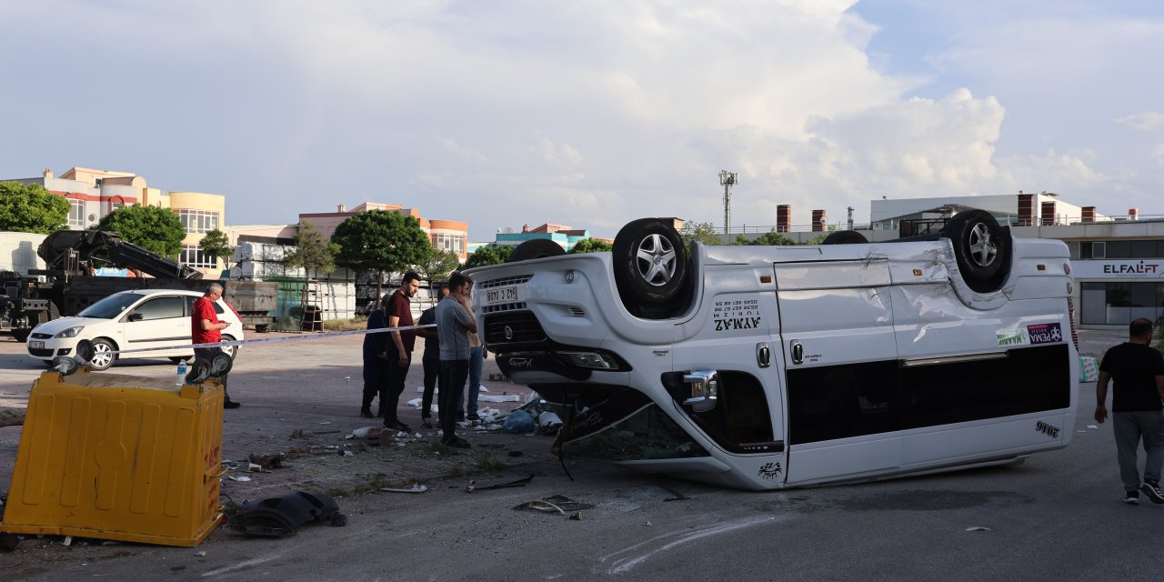 Konya'da 2 servis minibüsü çarpıştı: 7 yaralı