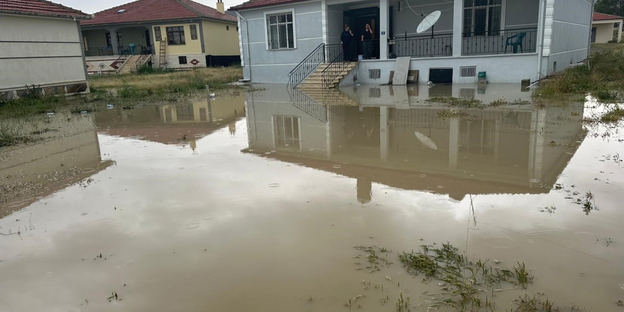 Kulu'da şiddetli yağmur sele neden oldu