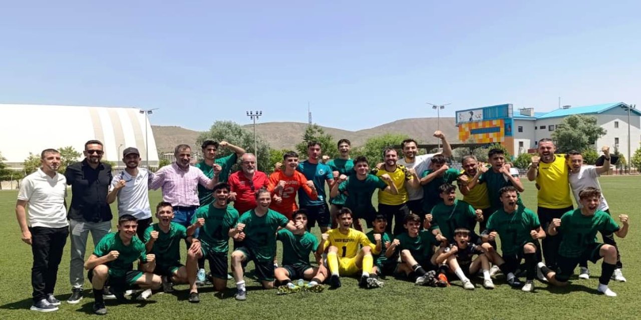 Karatay Belediyespor U17 takımı ilk etabı geçmeyi başardı