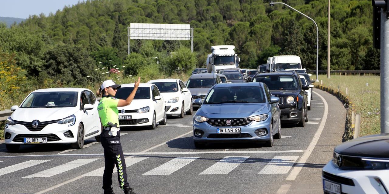 Bayramda trafik denetimlerinde 66 bin 92 personel görev yapacak