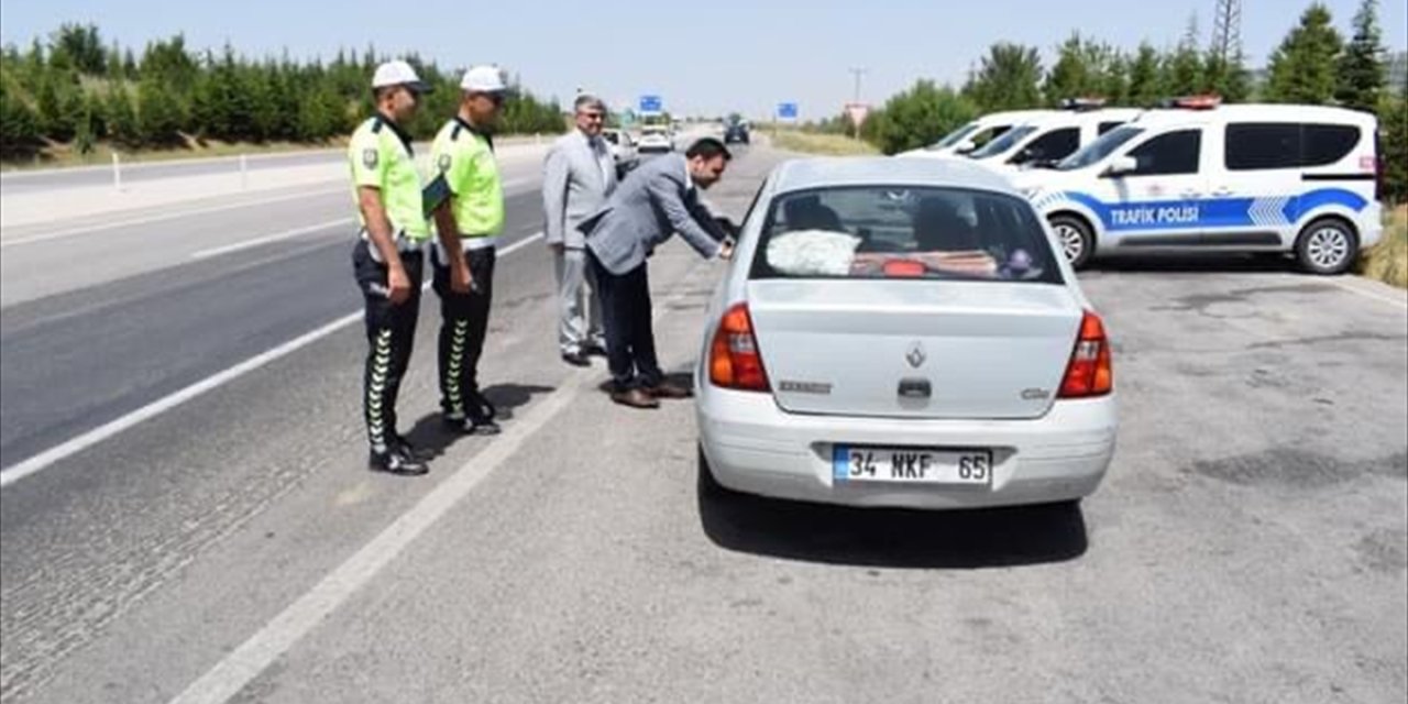 Konya'nın farklı bölgelerinde trafik denetimleri sürüyor